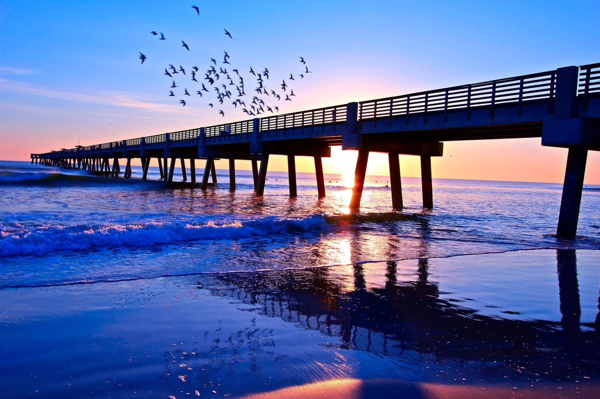 Holiday Inn Express Jacksonville Beach By Ihg Zewnętrze zdjęcie